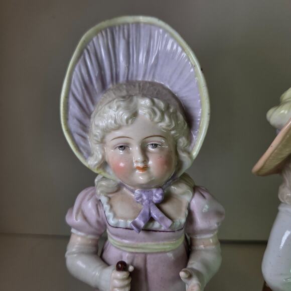 Vintage Bisque Boy & Girl Umbrella Figurines Porcelain 10-11" Pair Collectible - Picture 2 of 14